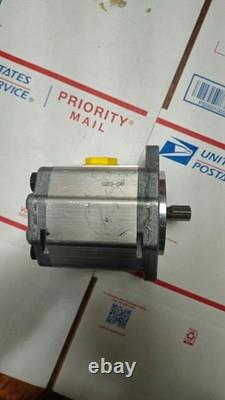 Danfoss 111.20.134.00 Hydraulic Gear Pump SNP2NN/017 JLG 3600242 NOS